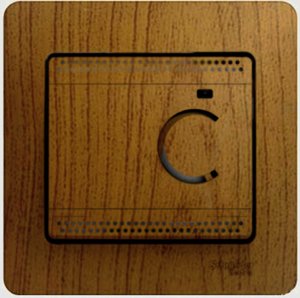 Фото Schneider Electric Glossa GSL000538 Термостат электронный для теплых полов +5…+50°С (10 А, 220 В, в сборе, скрытая установка, дуб)