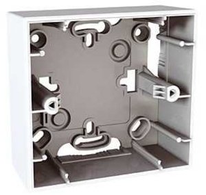 Фото Schneider Electric Unica MGU8.002.18 Коробка для накладного монтажа (1-постовая, открытой установки, белая)