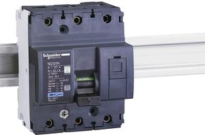 Фото Schneider Electric Acti 9 18663 Автоматический выключатель трехполюсный 80А (37.5 кА, B)