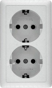 Фото Schneider Electric Хит RA16-238-B Розетка двойная с заземляющим контактом (16 А, IP20, в сборе, открытая установка, белая)