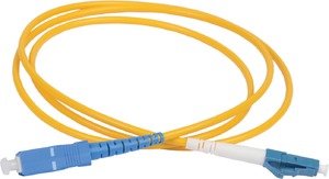 Фото IEK FPC09-LCU-SCU-C1L-1M ITK Оптический коммутационный переходной шнур (патч-корд), для одномодового кабеля (SM), 9/125 (OS2), LC/UPC-SC/UPC, одинарного исполнения (Simplex), LSZH, 1м