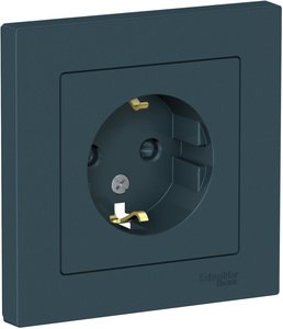 Фото Schneider Electric AtlasDesign ATN000844 Розетка с заземляющим контактом (16 А, в сборе, шторки, скрытая установка, изумруд)