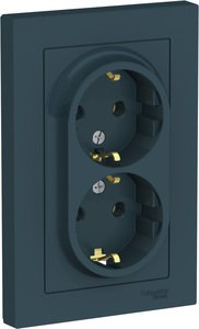 Фото Schneider Electric AtlasDesign ATN000824 Розетка двойная с заземляющим контактом (16 А, в сборе, скрытая установка, изумруд)