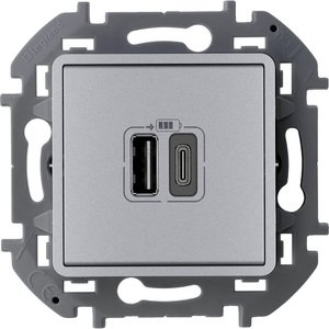 Фото Legrand Inspiria 673762 зарядное устройство для скрытого монтажа , тип А-тип С, цвет "Алюминий". Напряжение ~240В/=5В, максимальный зарядный ток 3000 мА