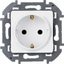 Фото Legrand Inspiria 673720 розетка с заземлением для скрытого монтажа, цвет "Белый", ток 16 А, напряжение ~250В, максимальная мощность 3680 Вт.