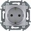 Фото Legrand Inspiria 673732 розетка с заземлением и интегрированными защитными шторками для скрытого монтажа, цвет "Алюминий". Максимальный ток 16 А, напряжение ~250В, максимальная мощность 3680 Вт.